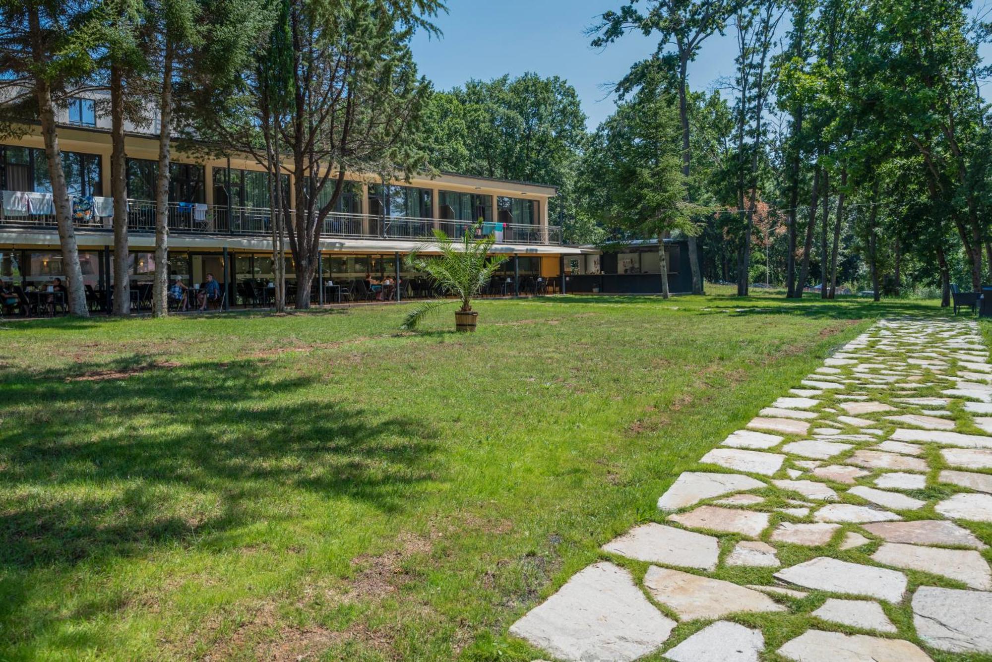 Queen Nelly Park Kiten  Exterior photo