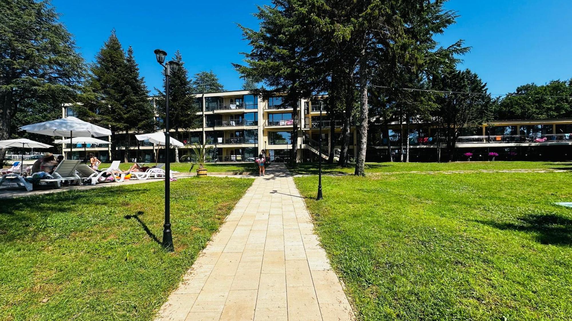 Queen Nelly Park Kiten  Exterior photo